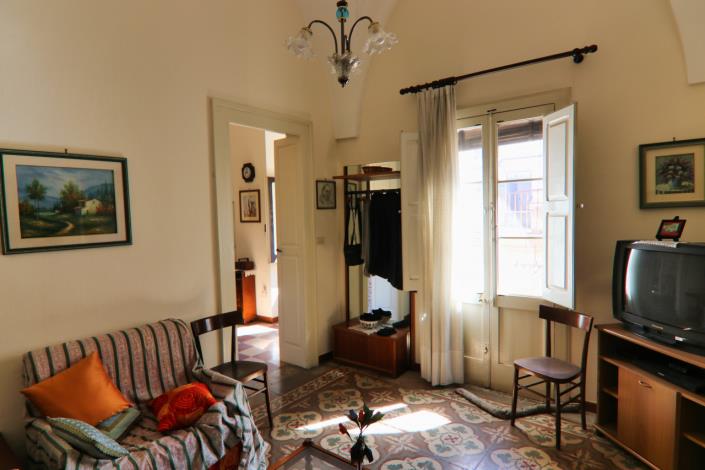 Image No.20-2 Bed Property for sale