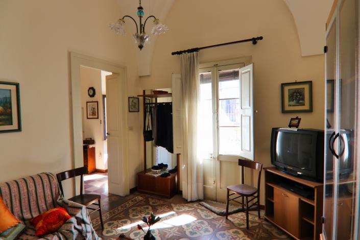 Image No.21-2 Bed Property for sale