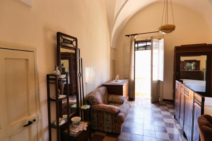 Image No.23-2 Bed Property for sale