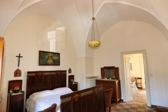 Image No.30-2 Bed Property for sale