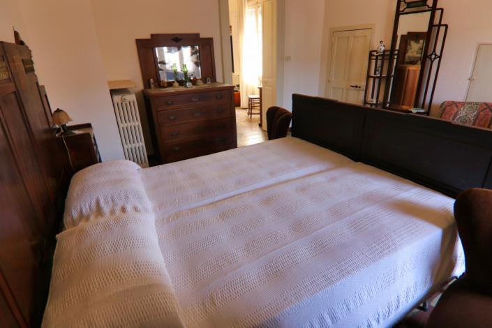 Image No.33-2 Bed Property for sale