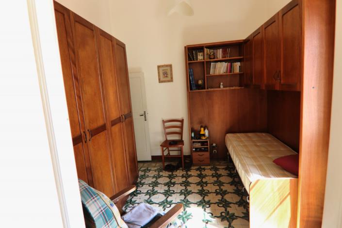 Image No.39-2 Bed Property for sale