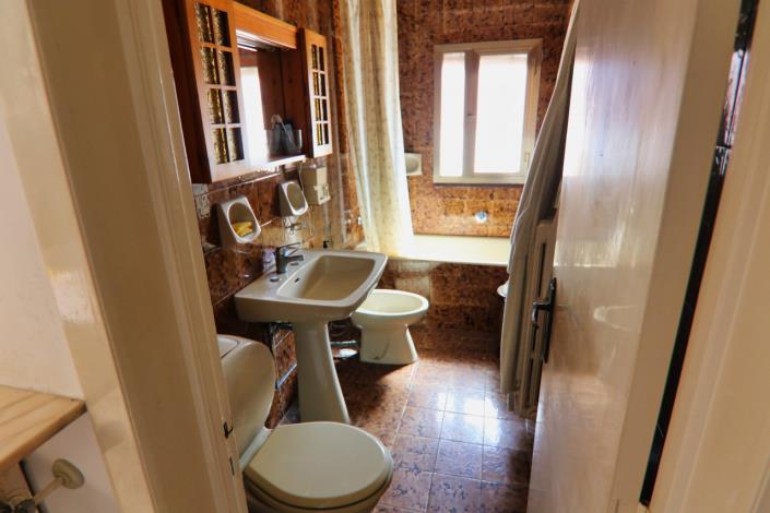 Image No.42-2 Bed Property for sale