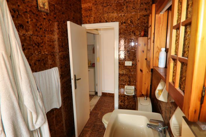 Image No.45-2 Bed Property for sale