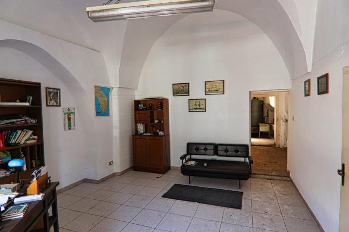 Image No.55-2 Bed Property for sale