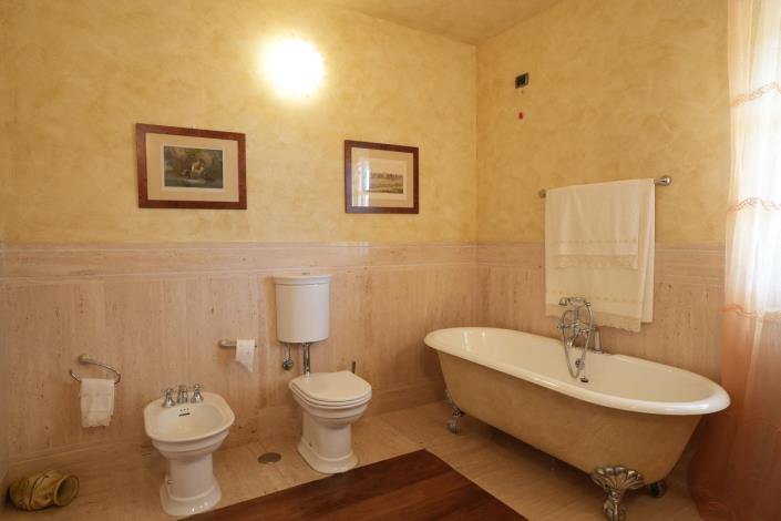 Image No.40-5 Bed Villa for sale