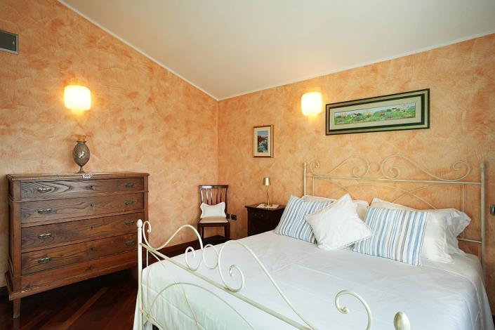 Image No.48-5 Bed Villa for sale