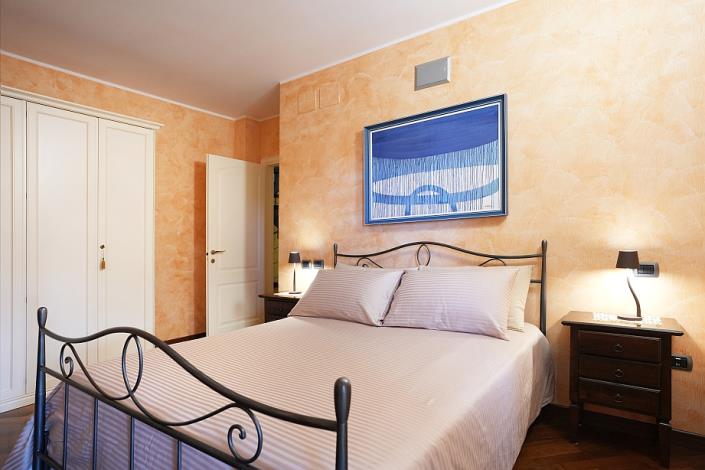 Image No.58-5 Bed Villa for sale