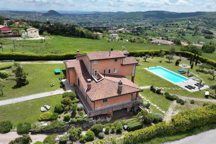 Image No.2-5 Bed Villa for sale