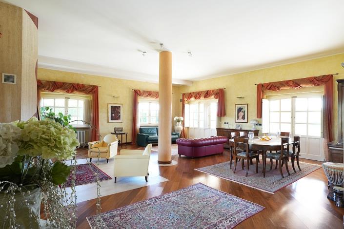 Image No.32-5 Bed Villa for sale