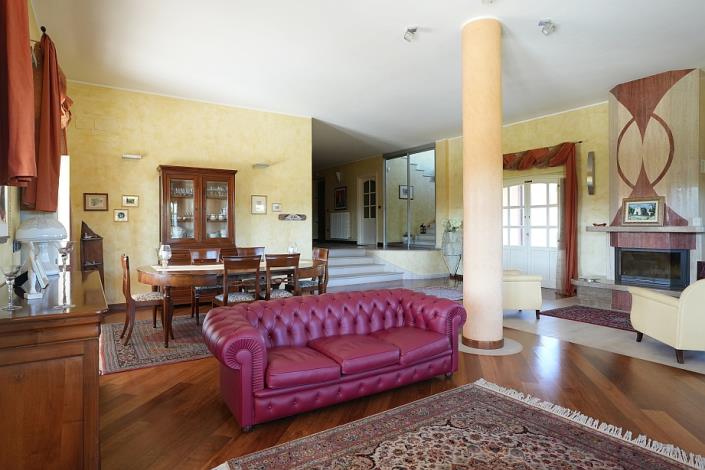 Image No.34-5 Bed Villa for sale