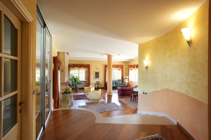 Image No.36-5 Bed Villa for sale