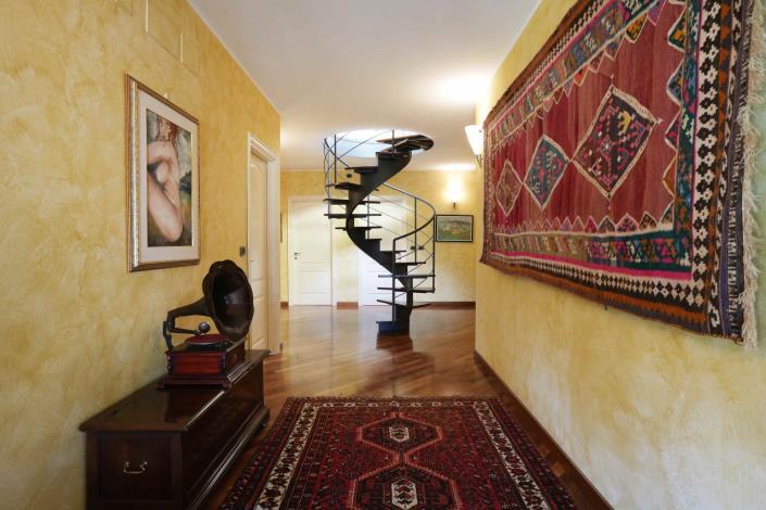 Image No.48-5 Bed Villa for sale