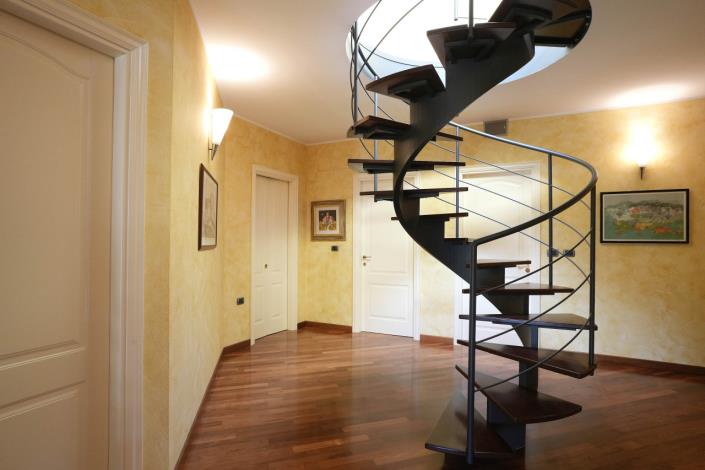 Image No.49-5 Bed Villa for sale