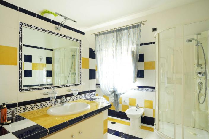 Image No.58-5 Bed Villa for sale