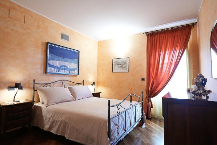 Image No.60-5 Bed Villa for sale