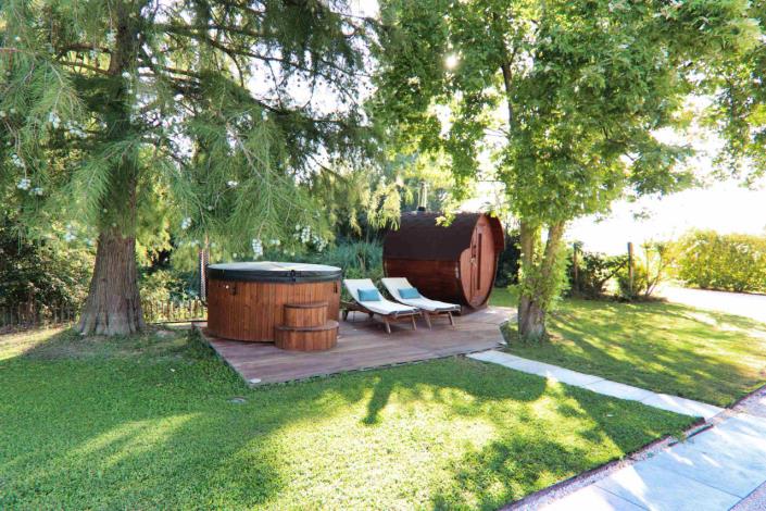 Image No.7-7 Bed Property for sale