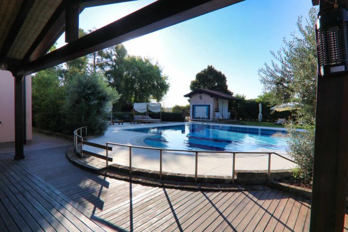 Image No.11-7 Bed Property for sale