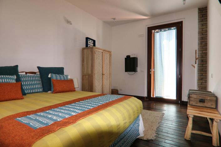 Image No.48-7 Bed Property for sale