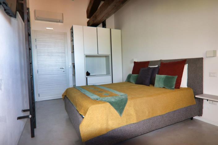 Image No.53-7 Bed Property for sale