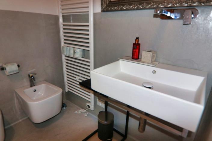 Image No.55-7 Bed Property for sale