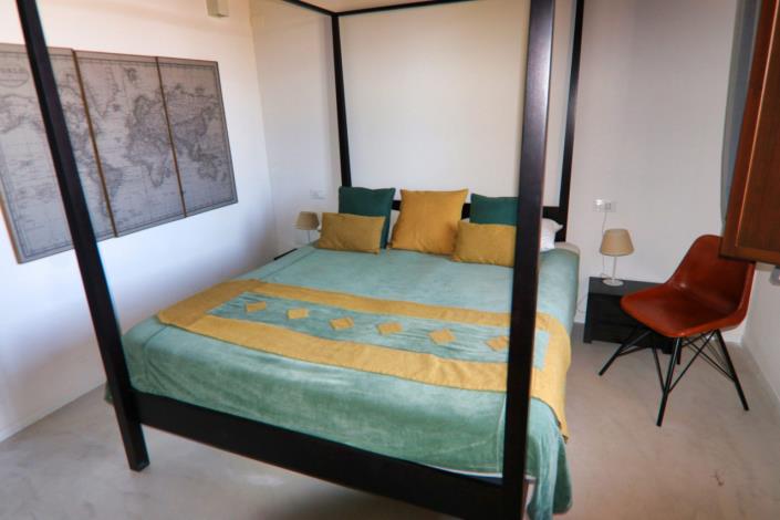 Image No.57-7 Bed Property for sale