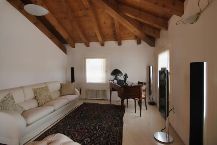 Image No.9-3 Bed Apartment for sale