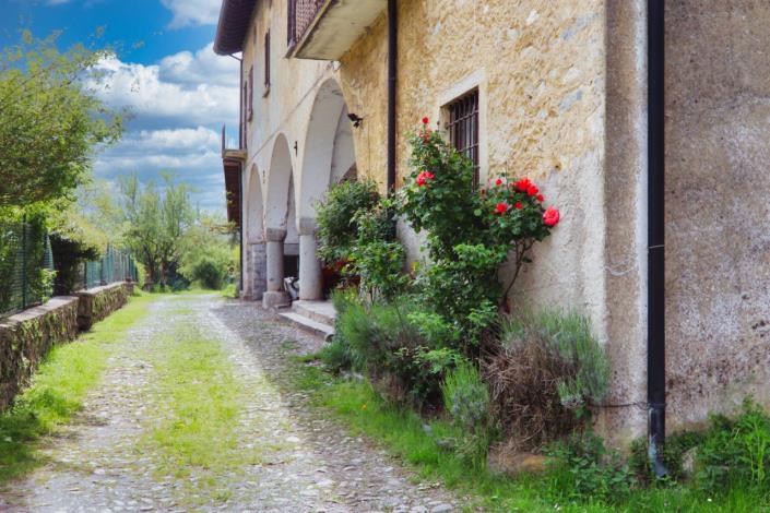 Image No.17-8 Bed Property for sale