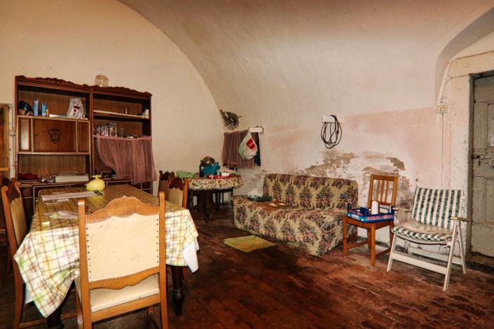 Image No.31-8 Bed Property for sale