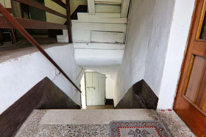 Image No.36-8 Bed Property for sale