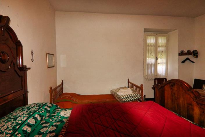 Image No.47-8 Bed Property for sale