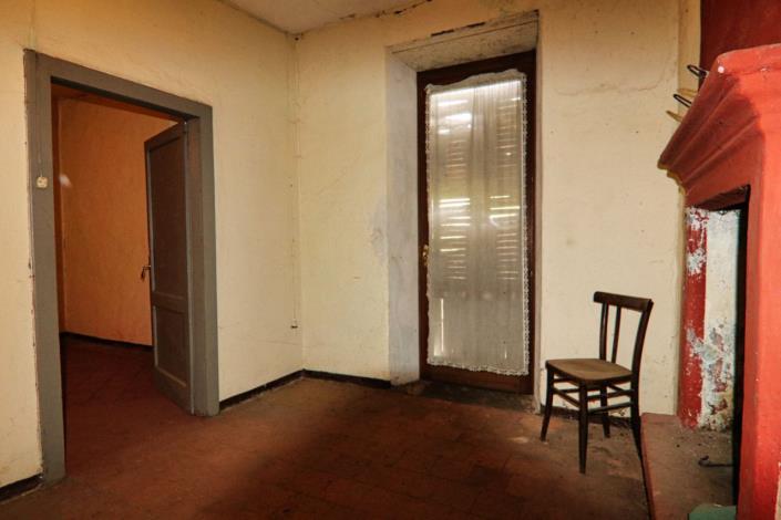 Image No.58-8 Bed Property for sale