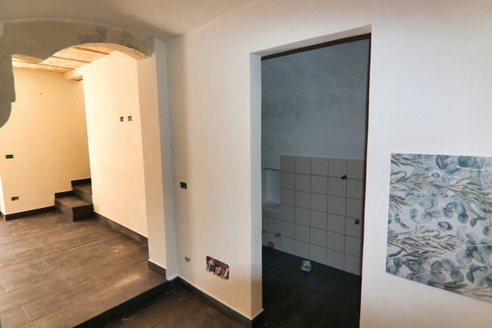 Image No.13-2 Bed Townhouse for sale