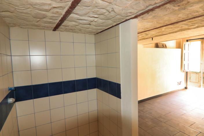 Image No.25-2 Bed Townhouse for sale