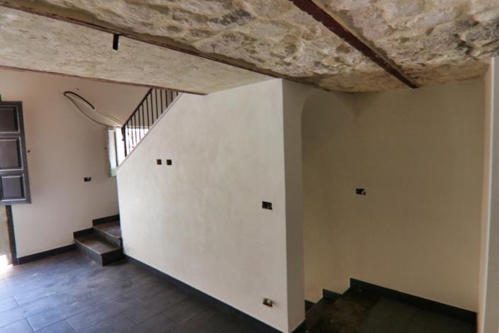 Image No.26-2 Bed Townhouse for sale