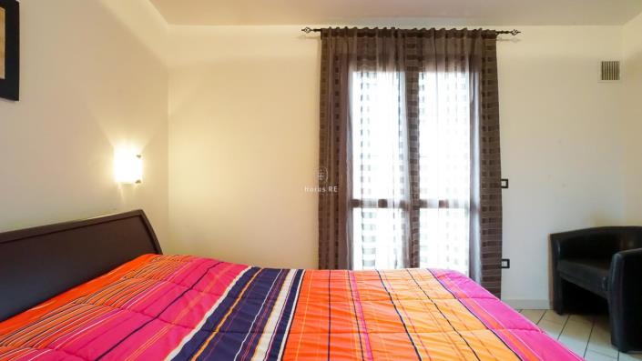 Image No.20-2 Bed Apartment for sale