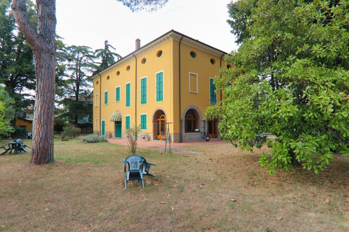 Image No.1-Villa de 8 chambres à vendre à Forlì-Cesena