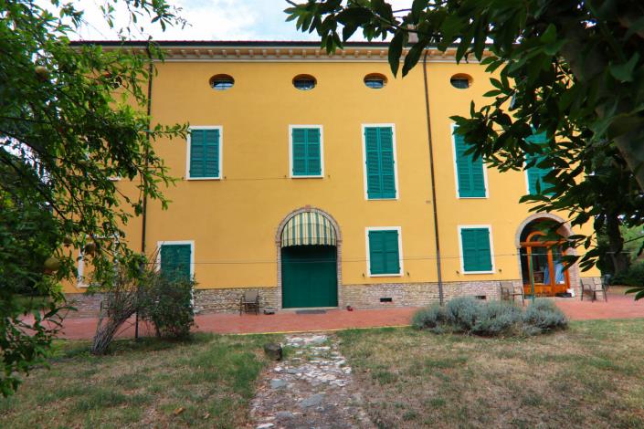 Image No.4-8 Bed Villa for sale