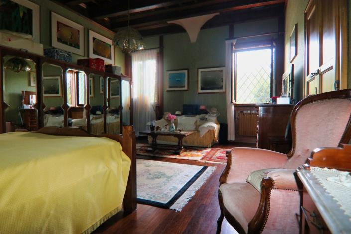 Image No.20-8 Bed Villa for sale