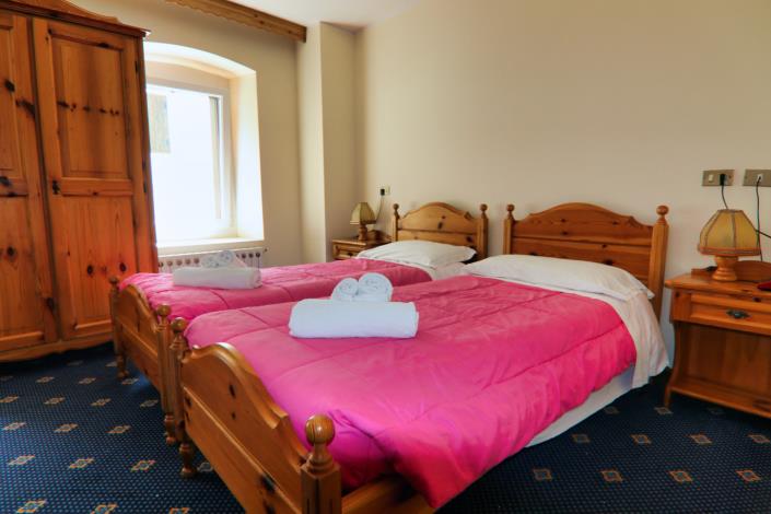 Image No.28-10 Bed Hotel for sale