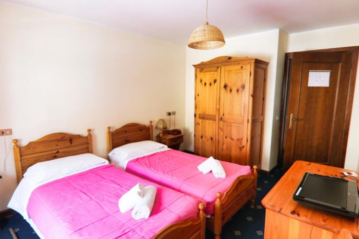 Image No.44-10 Bed Hotel for sale