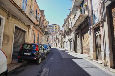 005__005_strada