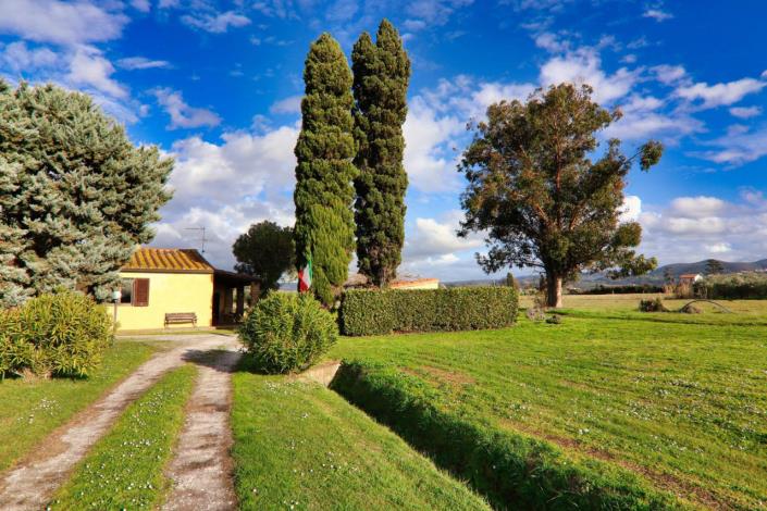 Image No.2-2 Bed Country House for sale