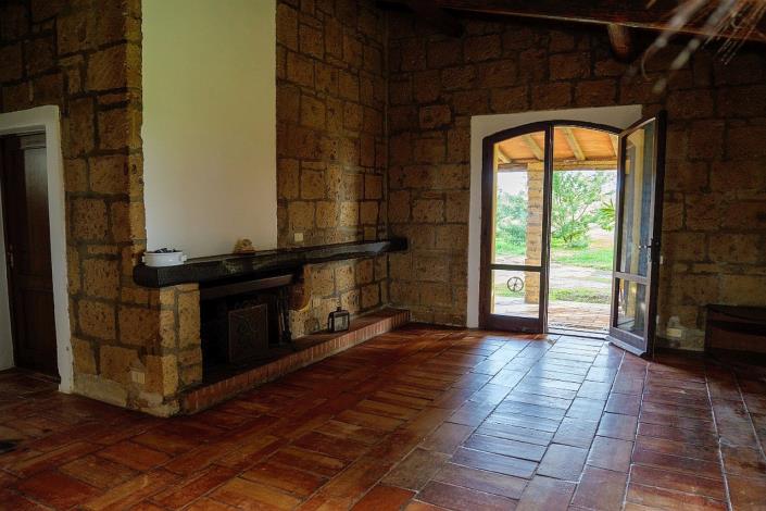 Image No.10-2 Bed Country House for sale