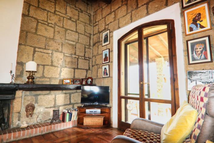 Image No.18-2 Bed Country House for sale