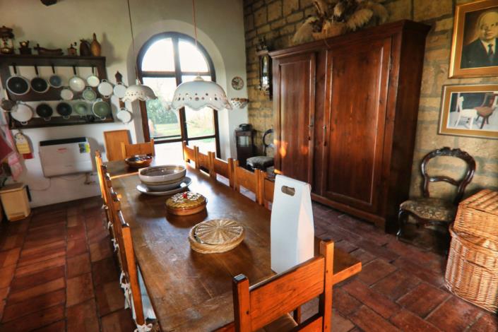 Image No.23-2 Bed Country House for sale