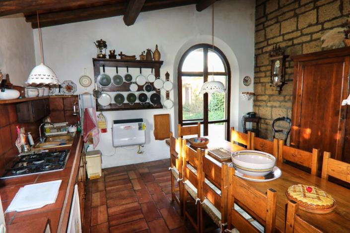 Image No.24-2 Bed Country House for sale