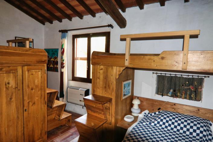 Image No.41-2 Bed Country House for sale