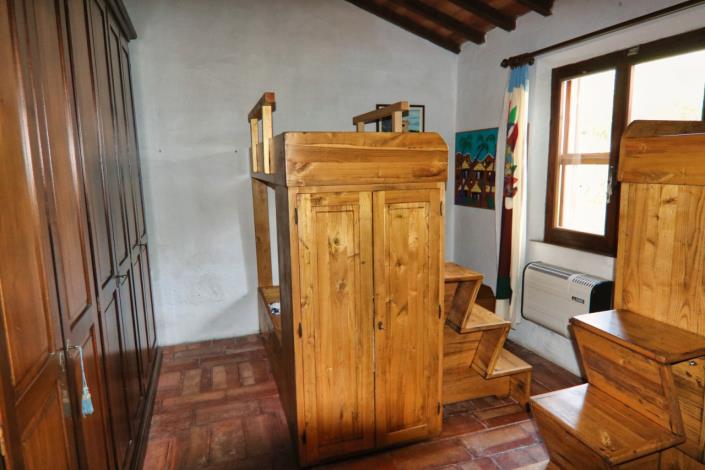 Image No.43-2 Bed Country House for sale