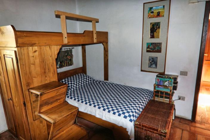 Image No.44-2 Bed Country House for sale